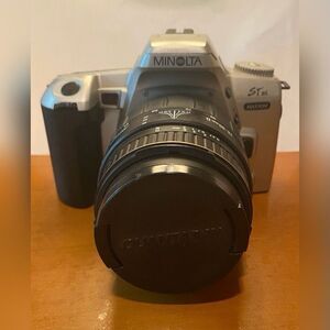 Minolta ST si Maxxum Camera Film SLR Not Working Plus Lens 28-90mm *For Parts*